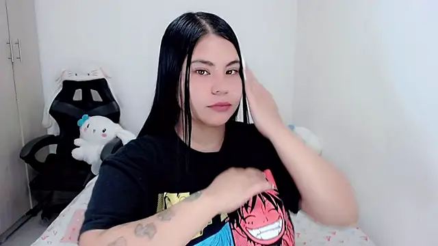 Snapshot of Youlittlepervertt_ chatting on October 23, 2025, 12:32 am Youlittlepervertt  online show from October 23, 2025, 12:32 am