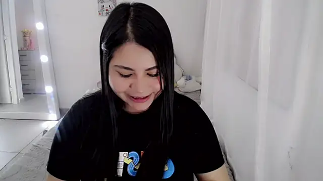 Snapshot of Youlittlepervertt_ chatting on June 8, 2026, 1:39 am Youlittlepervertt online show from June 8, 2026, 1:39 am