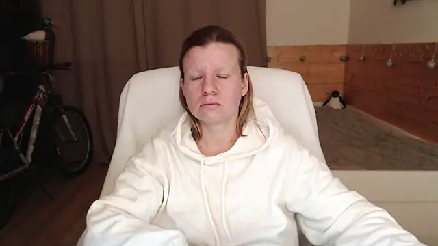 Exponent 5 online show from December 4, 2024, 9:35 pm