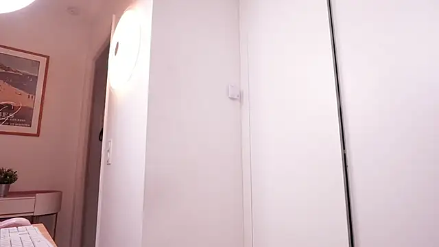 Bella Twine online show from January 9, 2025, 8:22 pm