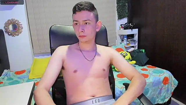 Snapshot of Christ_Miller3 chatting on March 8, 2025, 4:01 am Christ Miller3 online show from March 8, 2025, 4:01 am