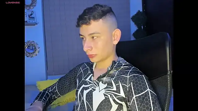 Snapshot of Christ_Miller3 chatting on November 1, 2025, 4:36 am Christ Miller3 online show from November 1, 2025, 4:36 am