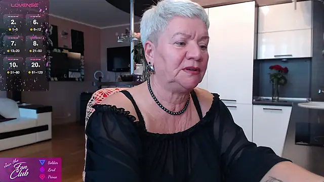 roxana brooks online show from October 7, 2025, 2:36 pm