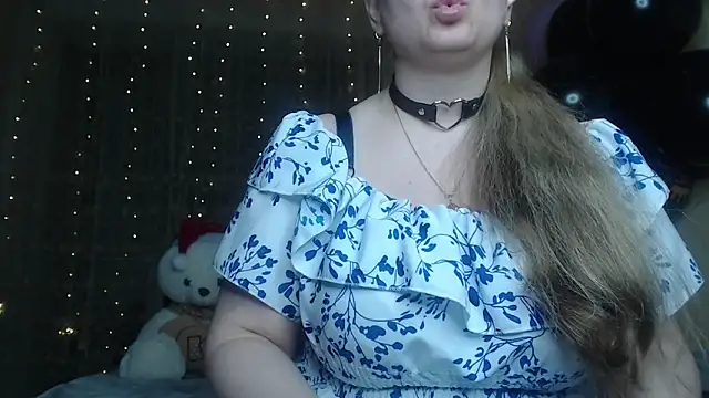 CumCpl online show from April 28, 2026, 9:20 pm