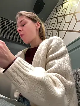 ValenciaShock online show from November 1, 2025, 6:37 am