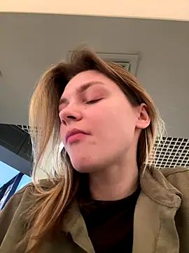 ValenciaShock online show from December 20, 2025, 6:42 am