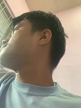 Snapshot of Hullax chatting on October 30, 2025, 2:46 am Hullax online show from October 30, 2025, 2:46 am