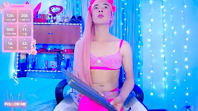 Aleexx    online show from February 14, 2025, 2:12 pm