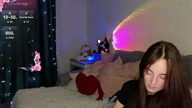 Silver rains online show from September 27, 2025, 8:58 pm