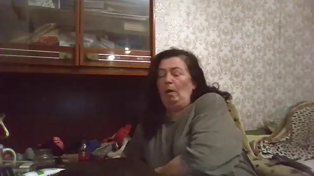 GypsiQueen2 online show from October 23, 2025, 4:39 pm