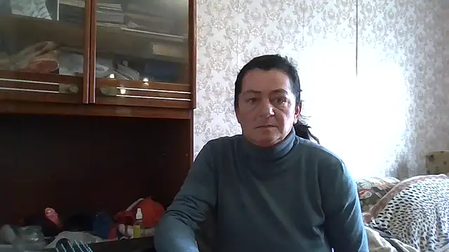 GypsiQueen2 online show from November 3, 2025, 12:06 pm