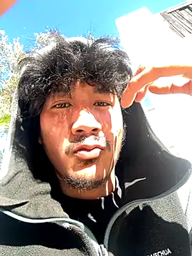 juniiorre online show from November 3, 2025, 8:48 am