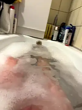 David19932908 online show from November 25, 2025, 5:57 pm