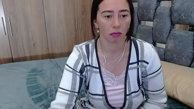 sara hott 1 online show from March 7, 2025, 12:34 pm