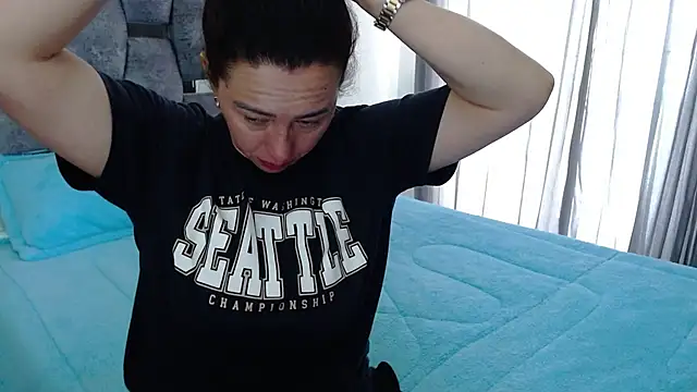 sara hott 1 online show from September 17, 2025, 3:24 pm