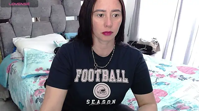 sara hott 1 online show from October 1, 2025, 6:25 pm