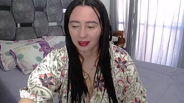 sara hott 1 online show from May 18, 2026, 12:22 pm
