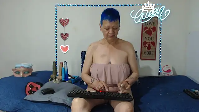 loquitaqueen011 online show from November 1, 2025, 4:20 pm