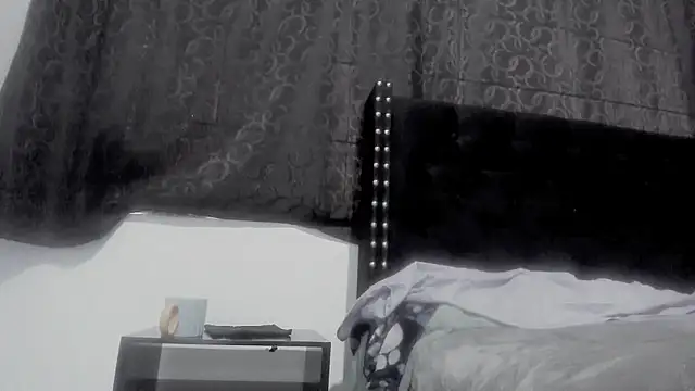 amareto queen online show from December 13, 2025, 9:53 pm