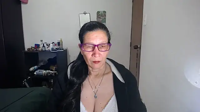 latin49 online show from February 11, 2026, 3:00 am