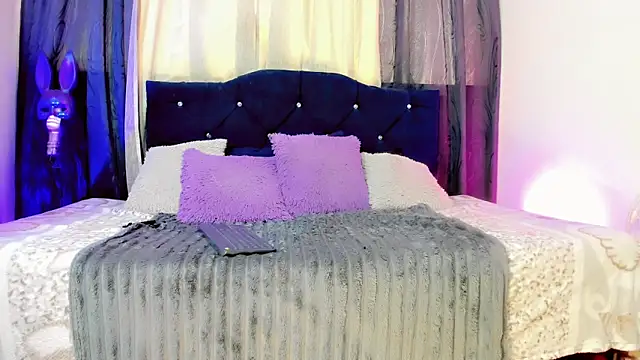 lesly xx online show from April 1, 2026, 7:22 pm