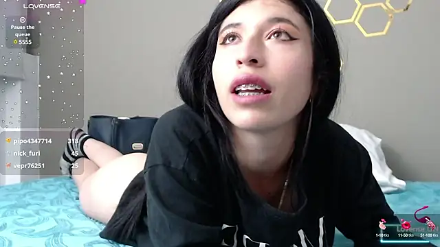 Snapshot of adriscute chatting on January 22, 2025, 10:37 pm adriscute online show from January 22, 2025, 10:37 pm