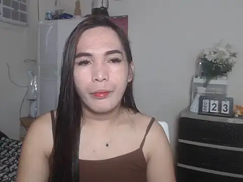 Msyensmith online show from December 23, 2025, 5:49 am