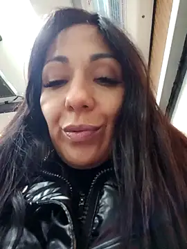 Snapshot of LeticiaWoods chatting on December 21, 2024, 4:14 pm LeticiaWoods online show from December 21, 2024, 4:14 pm