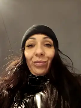 Snapshot of LeticiaWoods chatting on December 21, 2024, 7:16 pm LeticiaWoods online show from December 21, 2024, 7:16 pm