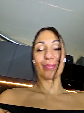 Snapshot of LeticiaWoods chatting on December 2, 2025, 9:14 am LeticiaWoods online show from December 2, 2025, 9:14 am