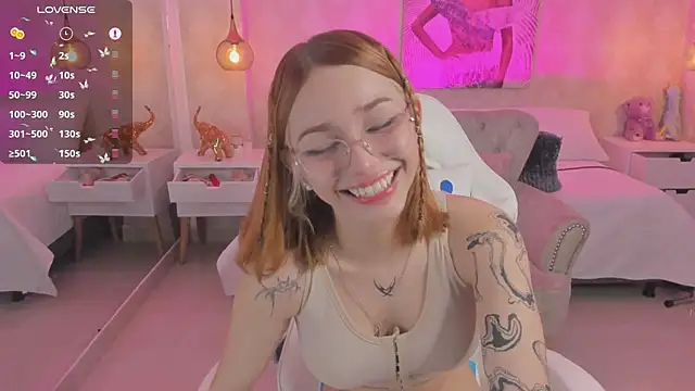 LITTLE-VIVI online show from March 5, 2025, 10:11 am