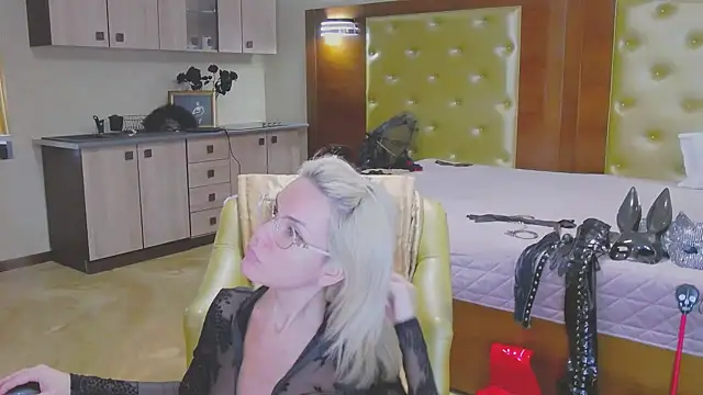 DomCaprisse online show from October 14, 2025, 11:11 am