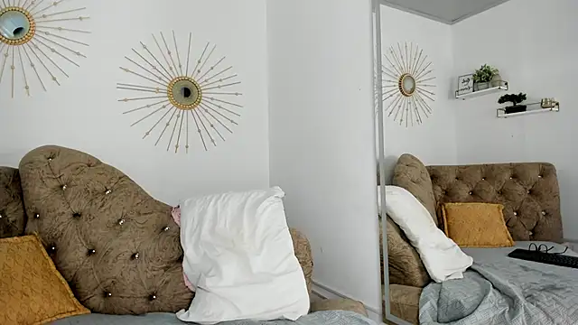 Snapshot of Naughty__Mom chatting on March 2, 2025, 6:19 pm Naughty Mom online show from March 2, 2025, 6:19 pm