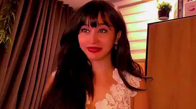 YOURCRISTINAS online show from December 16, 2024, 1:31 am