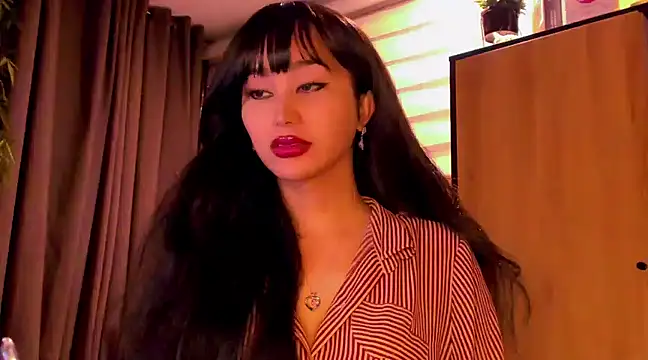 YOURCRISTINAS online show from January 17, 2025, 12:53 am