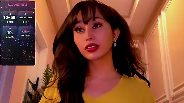 YOURCRISTINAS online show from September 11, 2025, 2:17 pm