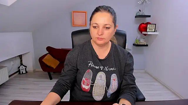 LollaGirl online show from March 20, 2026, 4:17 am