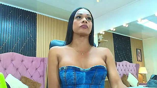 BARBIE BROWNN online show from June 7, 2026, 7:06 pm