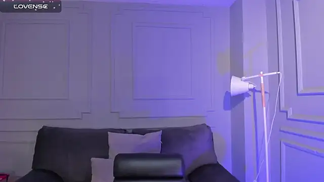 EveBensonX online show from February 4, 2025, 11:38 am