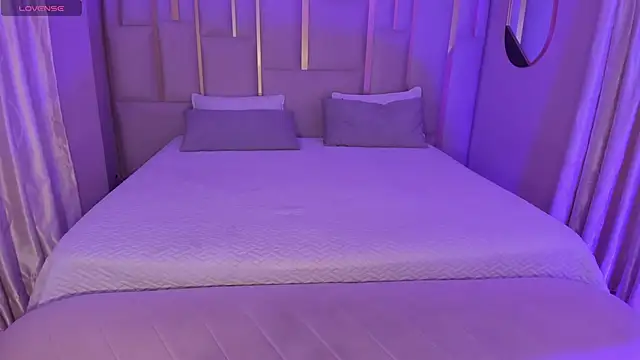 EveBensonX online show from February 20, 2025, 12:15 pm