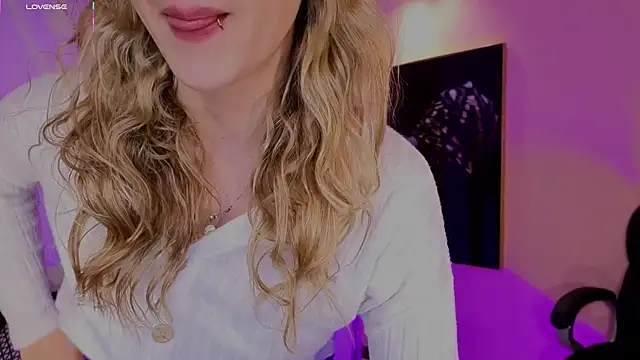 EveBensonX online show from February 24, 2026, 11:52 am