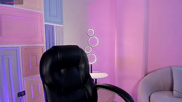 EveBensonX online show from February 26, 2026, 7:24 pm