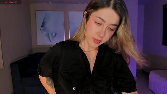 EveBensonX online show from March 23, 2026, 8:02 pm