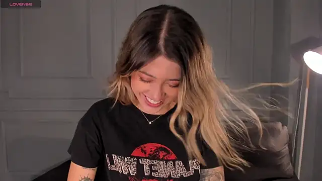 EveBensonX online show from April 13, 2026, 8:03 pm