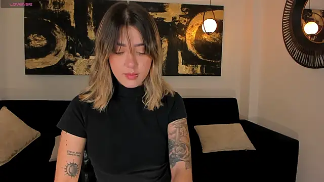 EveBensonX online show from May 26, 2026, 8:27 pm
