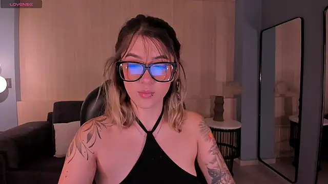 EveBensonX online show from May 31, 2026, 11:28 pm