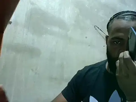 2ocmaxi online show from February 5, 2025, 6:15 pm