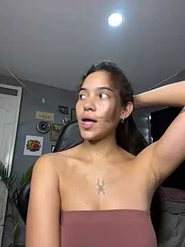 Snapshot of Sallye_ chatting on April 10, 2026, 8:02 pm Sallye online show from April 10, 2026, 8:02 pm