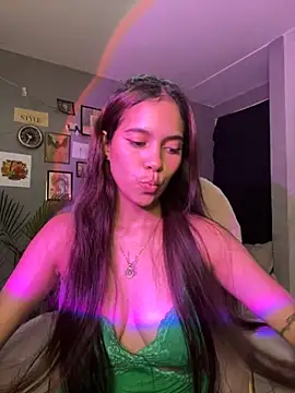 Snapshot of Sallye_ chatting on April 19, 2026, 2:33 am Sallye online show from April 19, 2026, 2:33 am