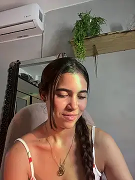 Snapshot of Sallye_ chatting on April 23, 2026, 4:03 am Sallye online show from April 23, 2026, 4:03 am